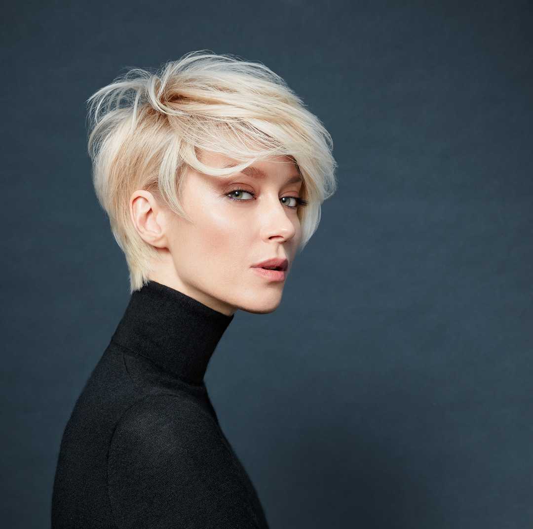 Умная cтрижка 2019 укороченный боб на дугообразные волосы фото